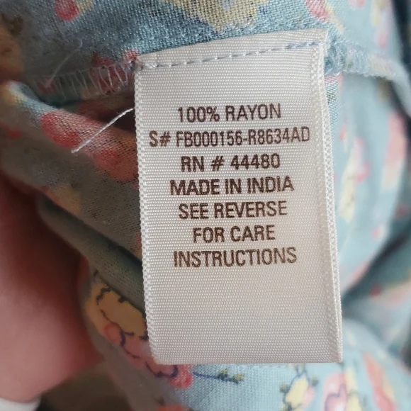 NWT Love Fire Floral Flowy Shorts Sz Med - Picture 5 of 5